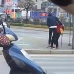 你是挺大爷，还是挺小伙？这个有很多人纠结
