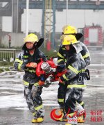 零距离记录：福州157名消防精兵酣战古雷56小时
