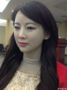 中国首台特有体验交互机器人问世 人美品格佳