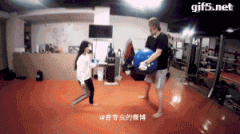 女生在自己的寝室不穿内衣惹到了谁？
