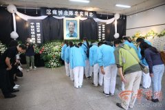 各界人士悼念陈忠实 习近平胡锦涛等送花圈(图