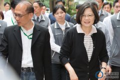 台女军官被提名为武官引争议：其夫曾是大陆飞
